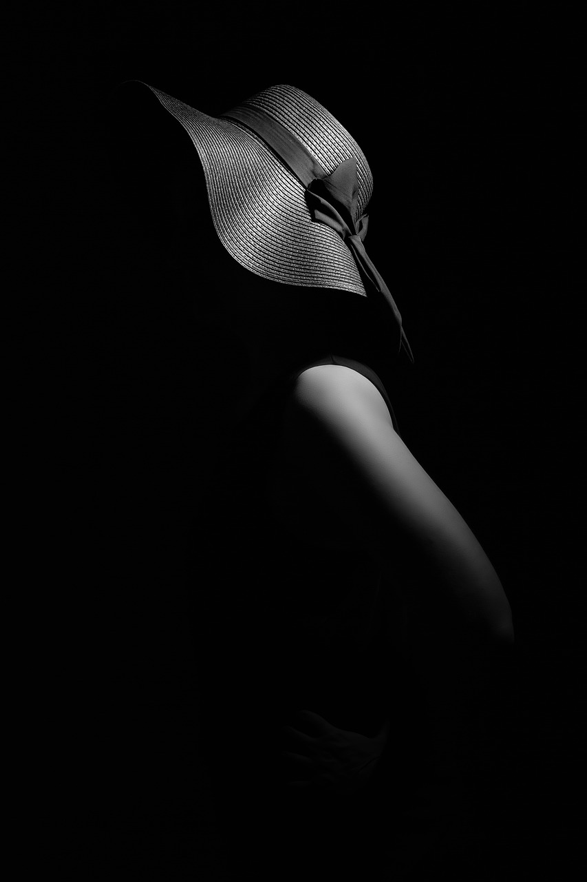 noir hat
